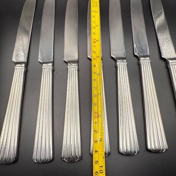 Reed & Barton Trinity Hall Pattern 7 Stainless Steel 18/10 Dinner Knives - Picture 4 of 4